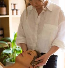 Portrait-head-massage-using-stones