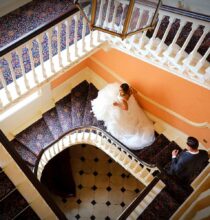 wedding-couple-walk-on-stairs